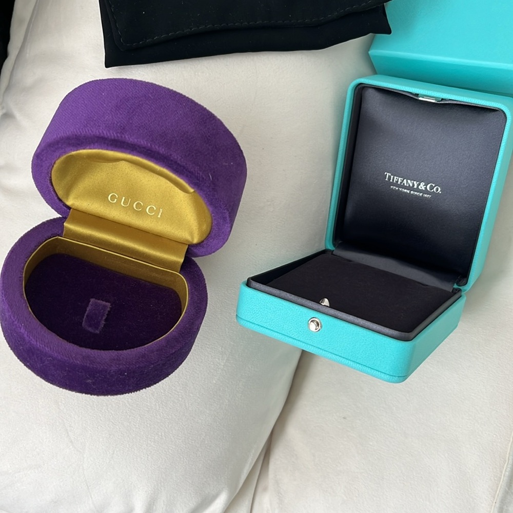 Designer dust bags and jewelry boxes including Gucci, Tiffany’s, Shinola, LV - Picture 2 of 5